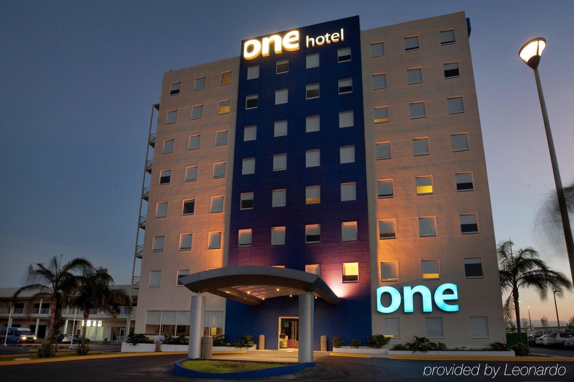วัน มอนเทอเรย์ แอโรปวยร์โต Hotel อโปดาคา ภายนอก รูปภาพ