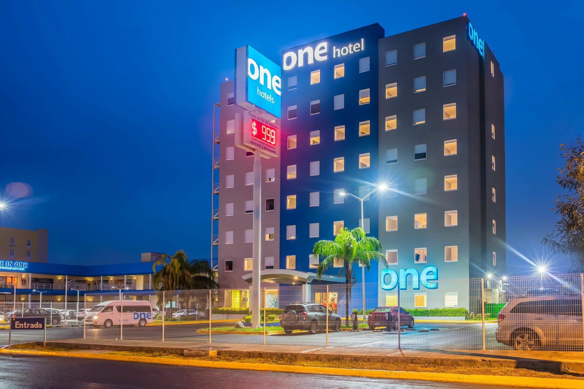วัน มอนเทอเรย์ แอโรปวยร์โต Hotel อโปดาคา ภายนอก รูปภาพ