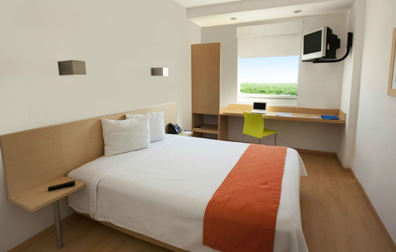 วัน มอนเทอเรย์ แอโรปวยร์โต Hotel อโปดาคา ภายนอก รูปภาพ
